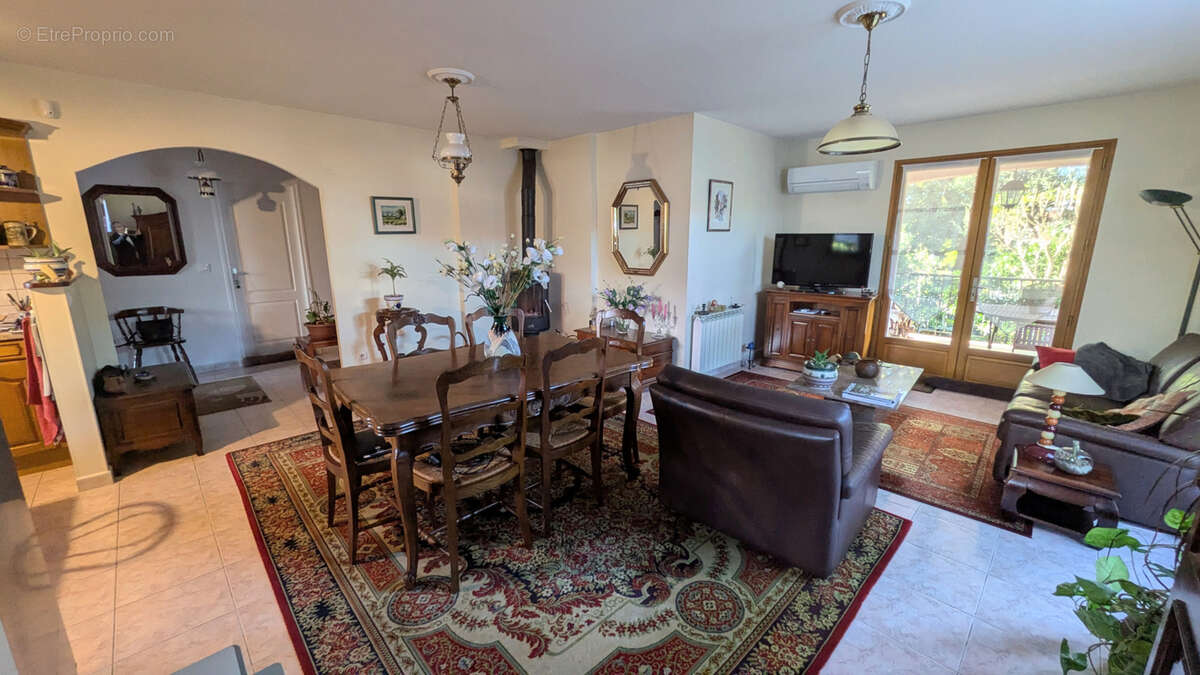 Maison à SAINT-GENIS-DES-FONTAINES