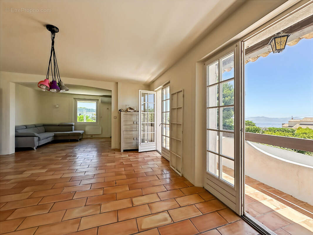 Maison 215m² à carry-le-rouet - photo 3