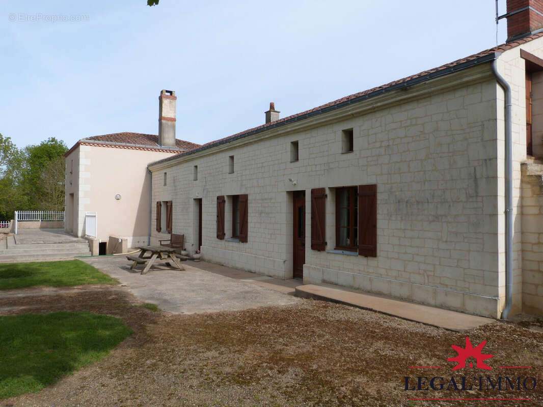 Maison à CLERE-SUR-LAYON