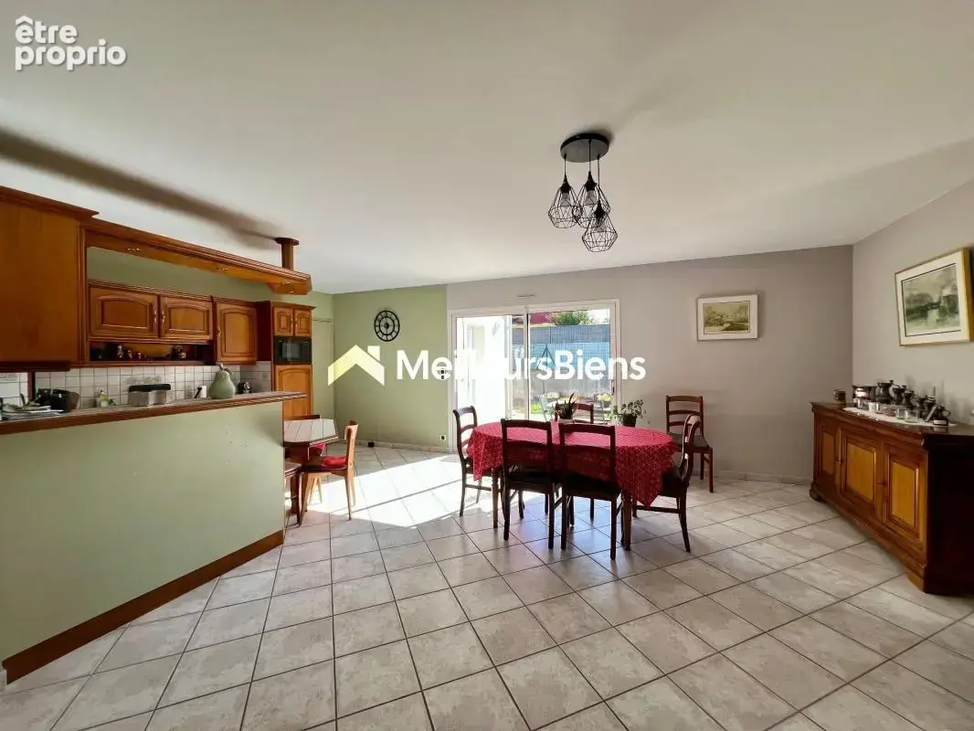 Maison plain-pied 5 pièces 111 m² — La Roche-sur-Yon — impasse au calme, terrain 540 m² piscinable, garage 43 m² - photo 3