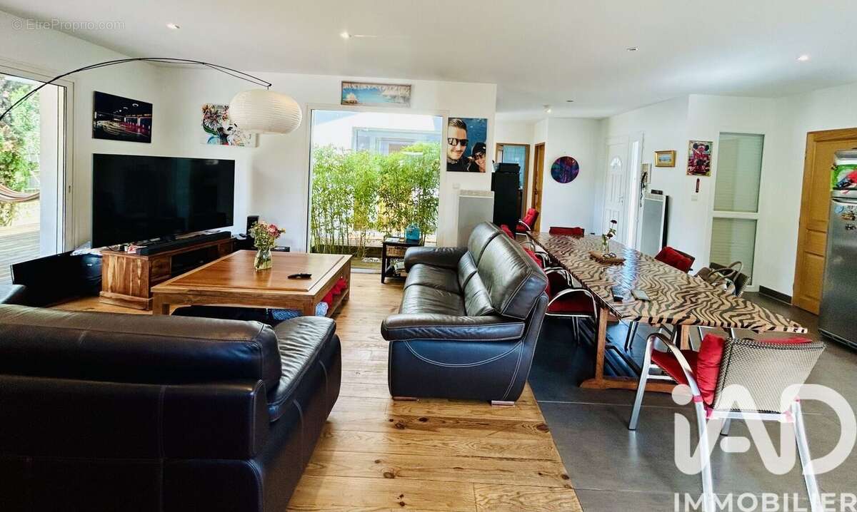 Photo 3 - Maison à VENDAYS-MONTALIVET