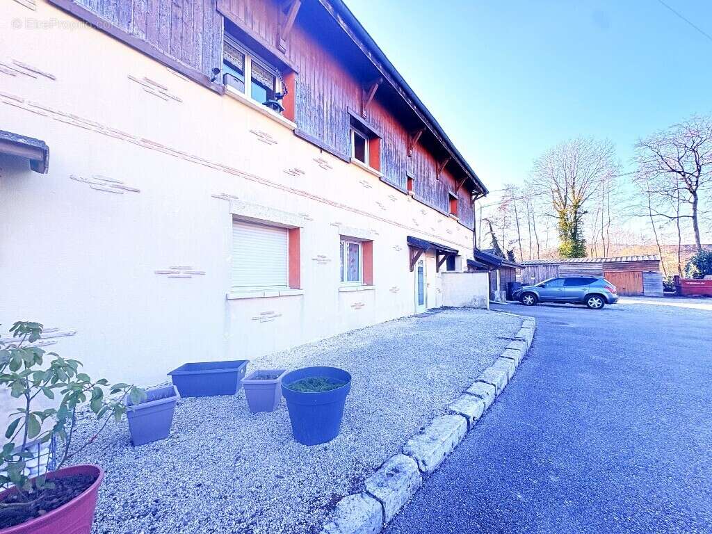 Appartement à LA BALME-DE-SILLINGY