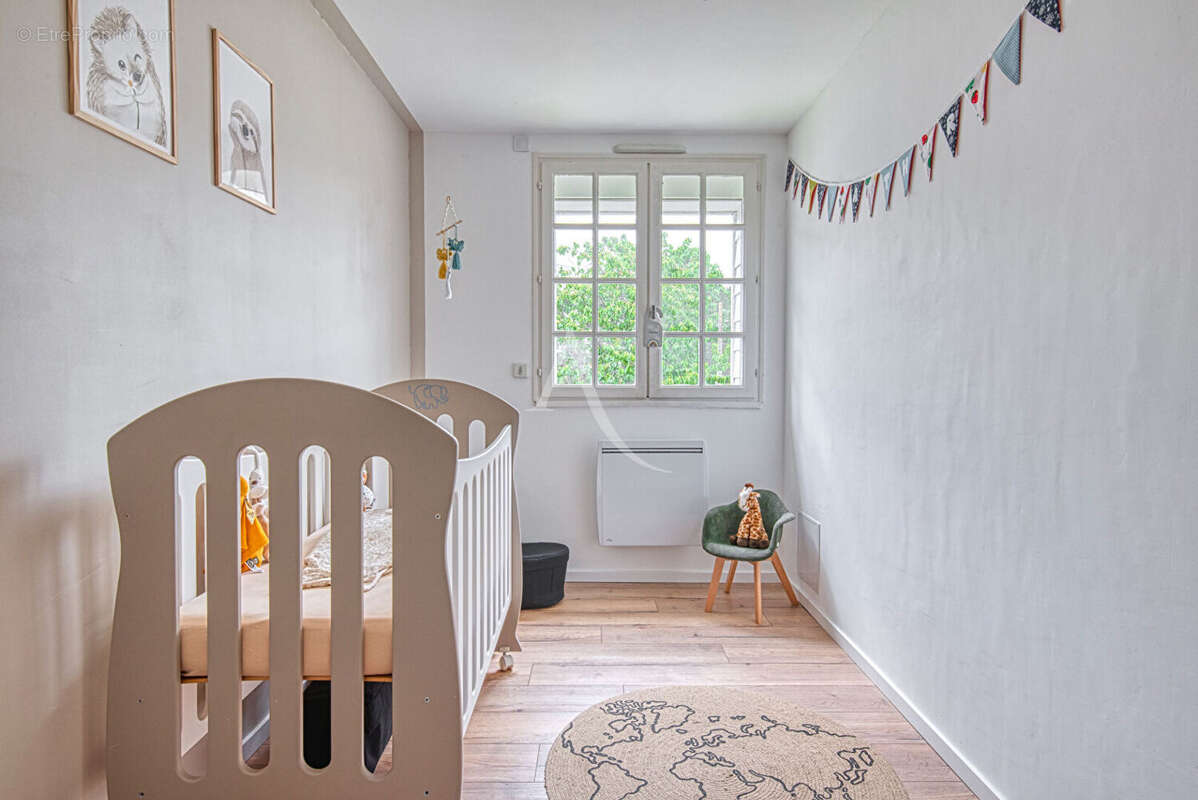 Maison à SAINT-CLEMENT-DE-LA-PLACE