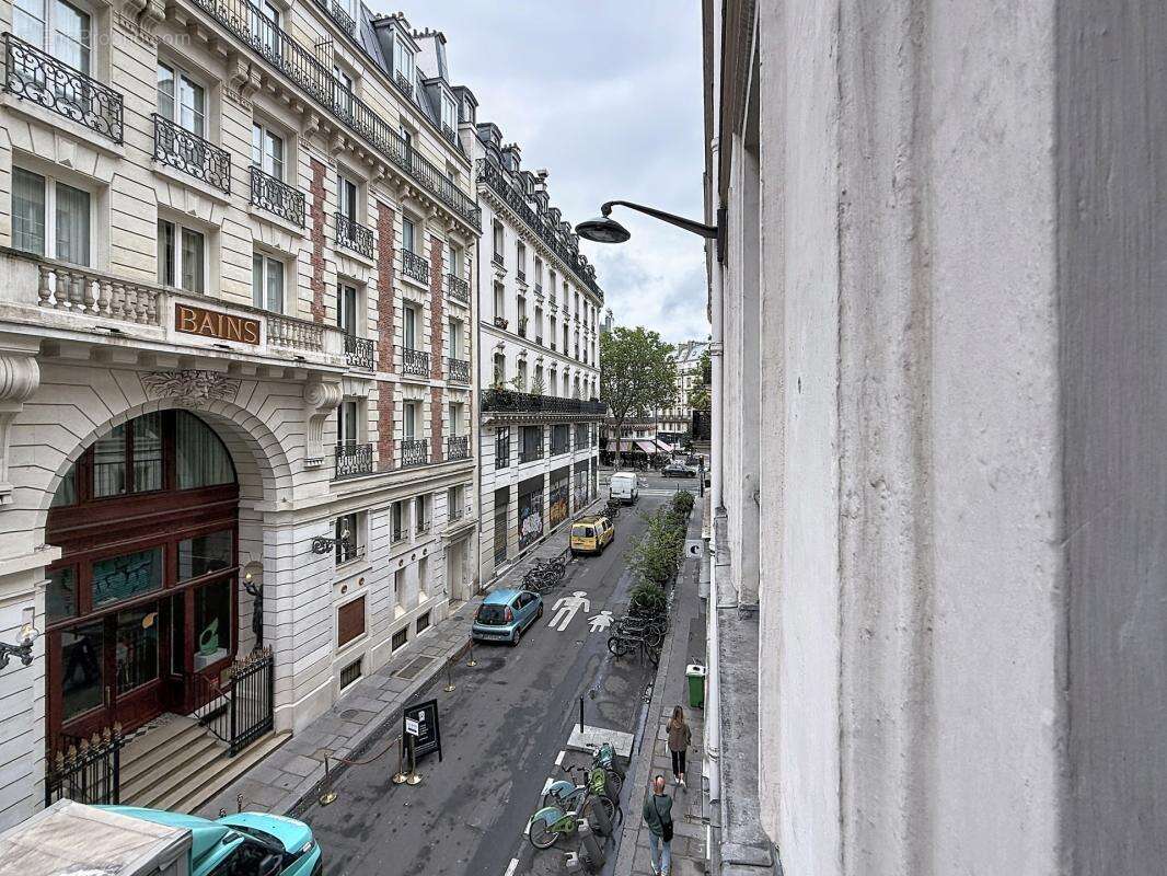 Appartement à PARIS-3E