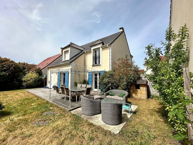 Maison à LES MOLIERES