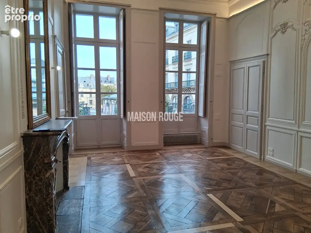 Très bel appartement,186m², 7 pièces, excellent état, à proximité de la cathédrale de Rennes - photo 3
