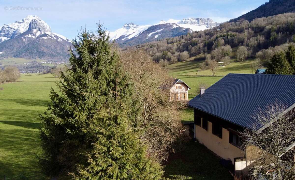 Maison à ECOLE