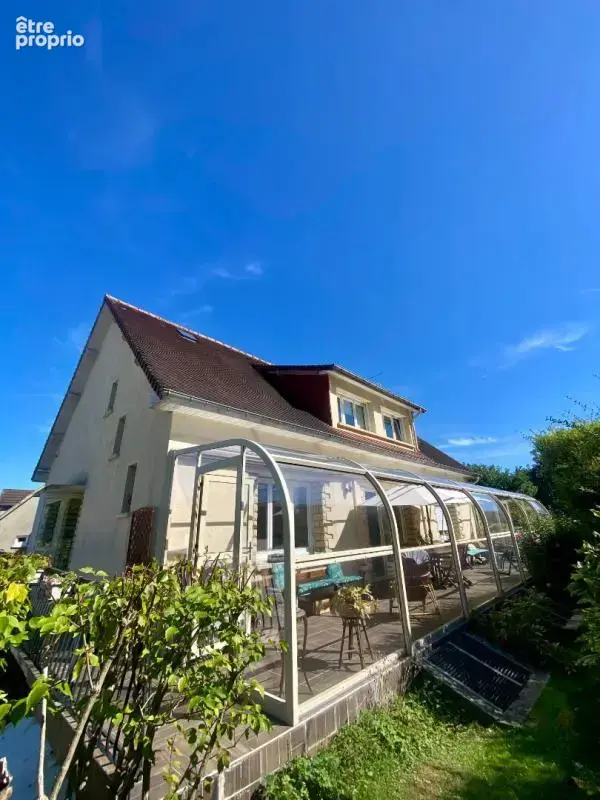 Hubert-Folie Maison familiale de 187 m² avec sous-sol complet et grand terrain - photo 2