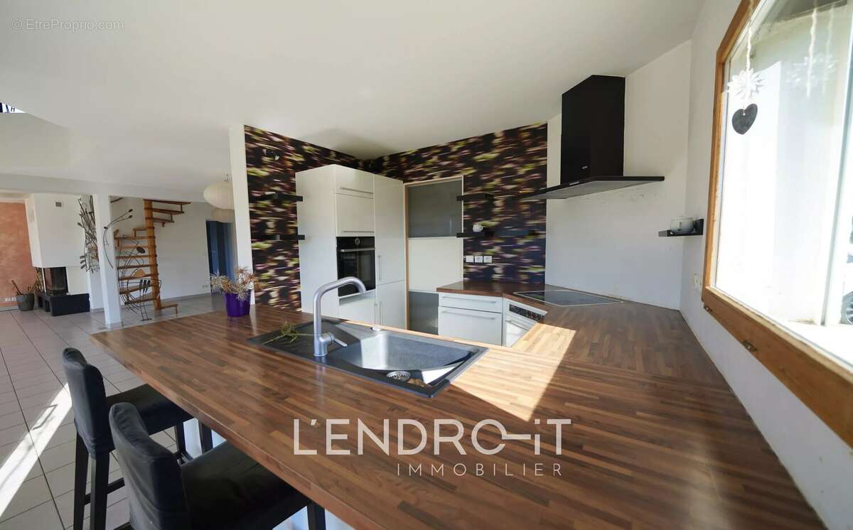 Maison à LES OLLIERES