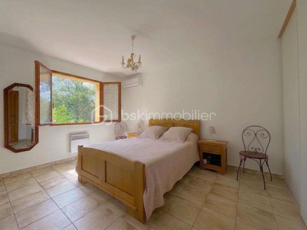 Coup de cœur à Néoules – Charmante villa de plain-pied, calme absolu et grand terrain sans vis-à-vis - photo 11