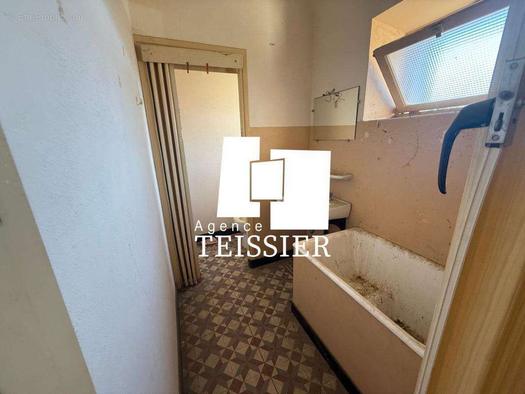 Maison à SAINT-PAUL-LE-JEUNE