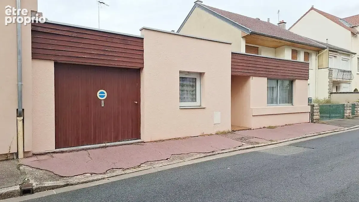 A vendre à Vichy Maison 3 pièces de plain-pied avec sous-sol et garage. - photo 2