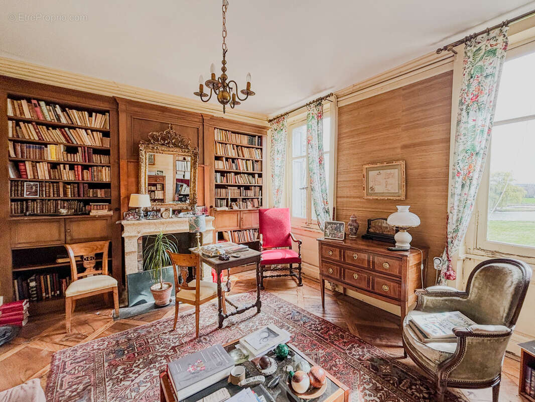 Maison à SURY-LE-COMTAL