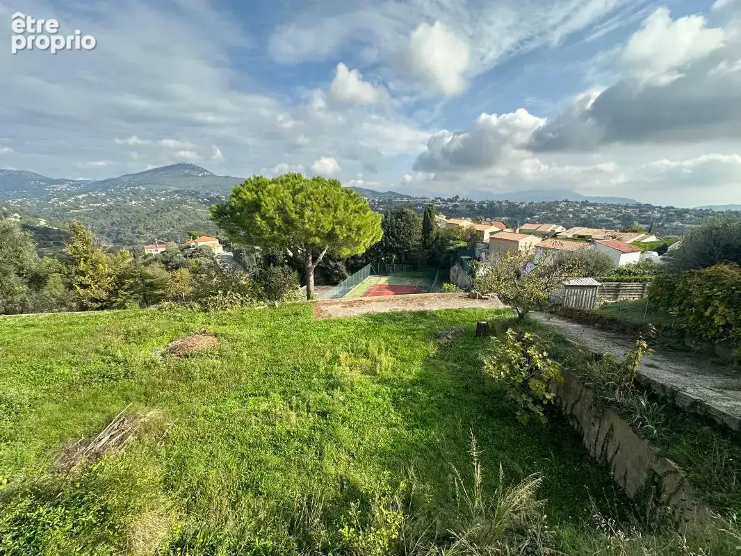 Terrain à NICE