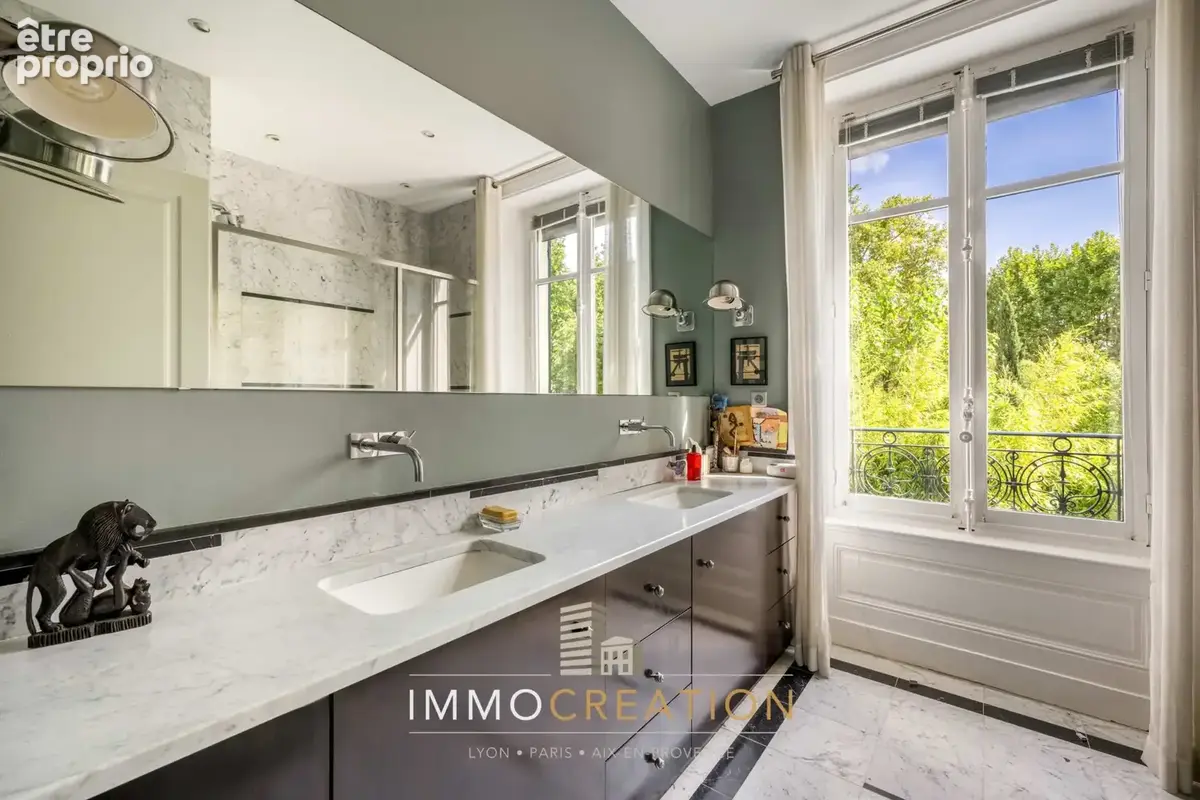 Propriété exceptionnelle de grand standing, climatisée, sur 1000 m2, piscine, à vendre à LYON 3 Montchat PArc - photo 14