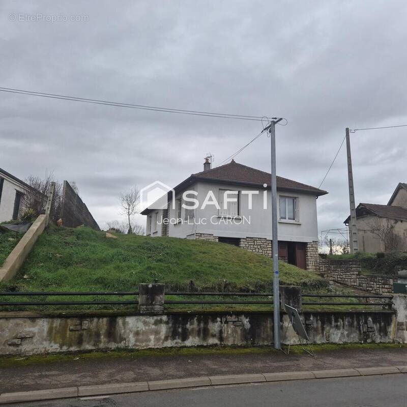 Photo 1 - Maison à YZEURE