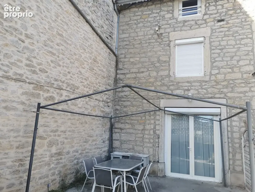 Maison en pierres avec terrain,  garages et combles aménageables - photo 2