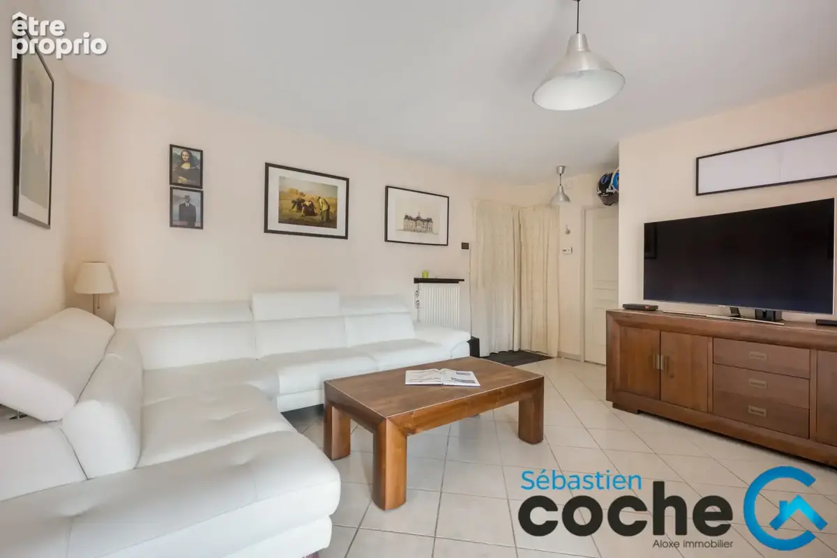 T3 contemporain Décines-Charpieu - photo 6