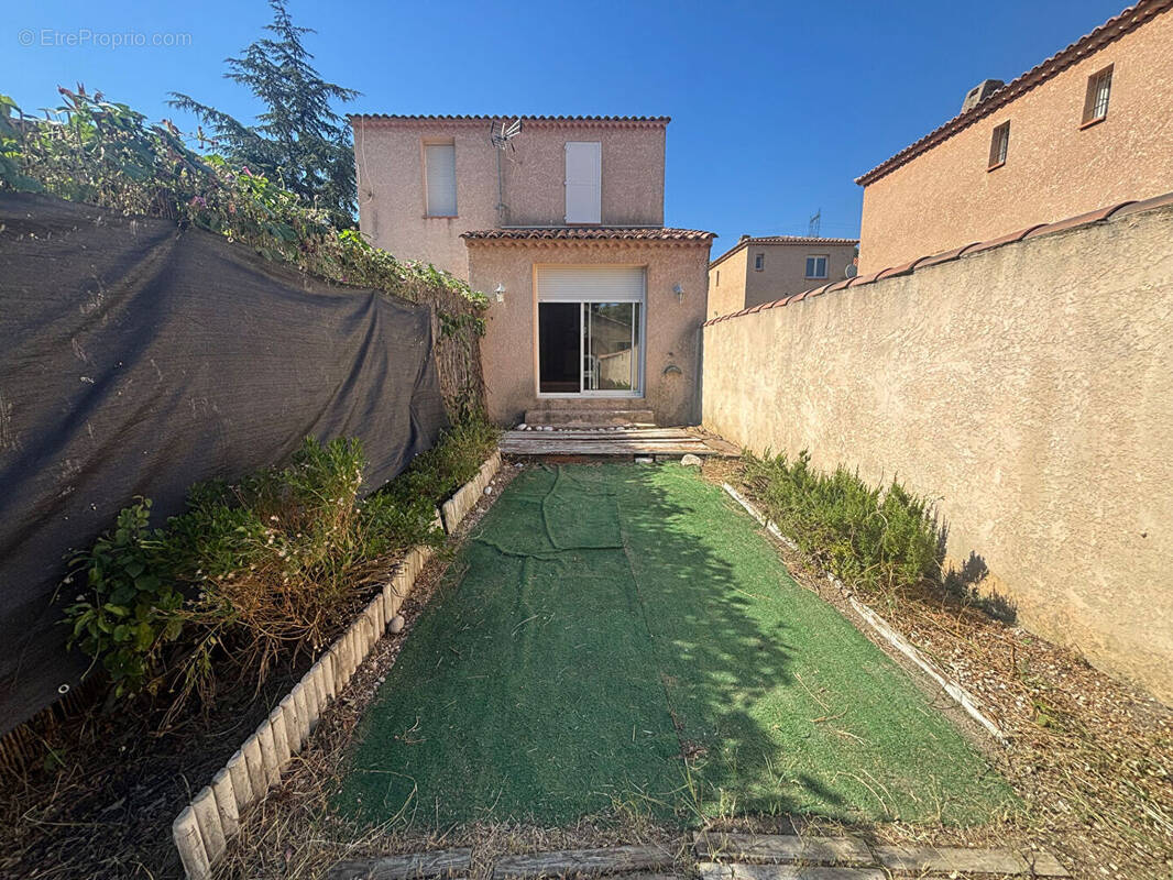 Appartement à ENSUES-LA-REDONNE