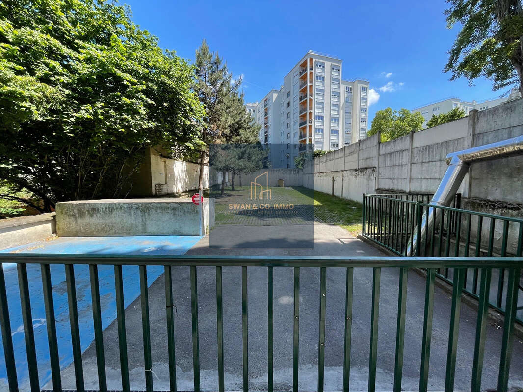 Saint-Denis   Face au Jardin de la Légion d’Honneur - photo 11