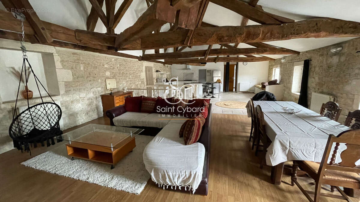 Appartement à CHAMPNIERS