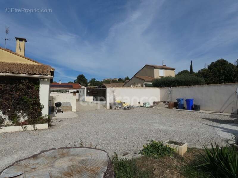 Maison de 93 m² climatisée avec piscine et dépendance de 50 m² sur la commune de SAINT GILLES (30) - photo 19