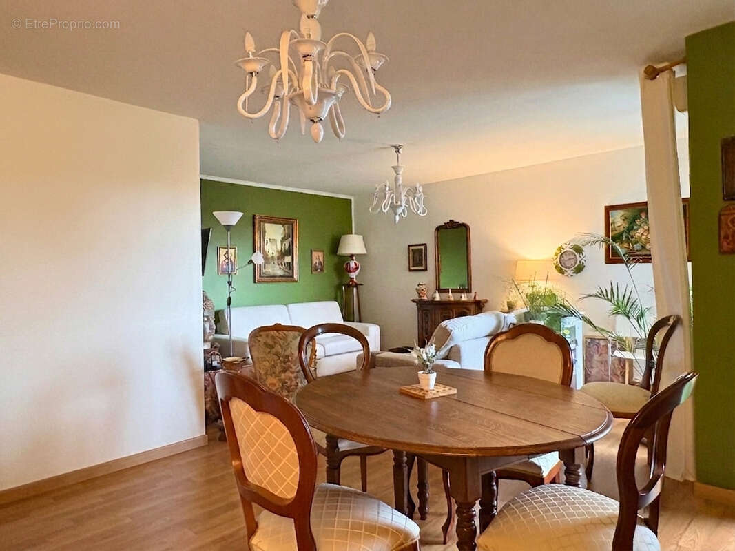 Appartement à CHATEAUBERNARD