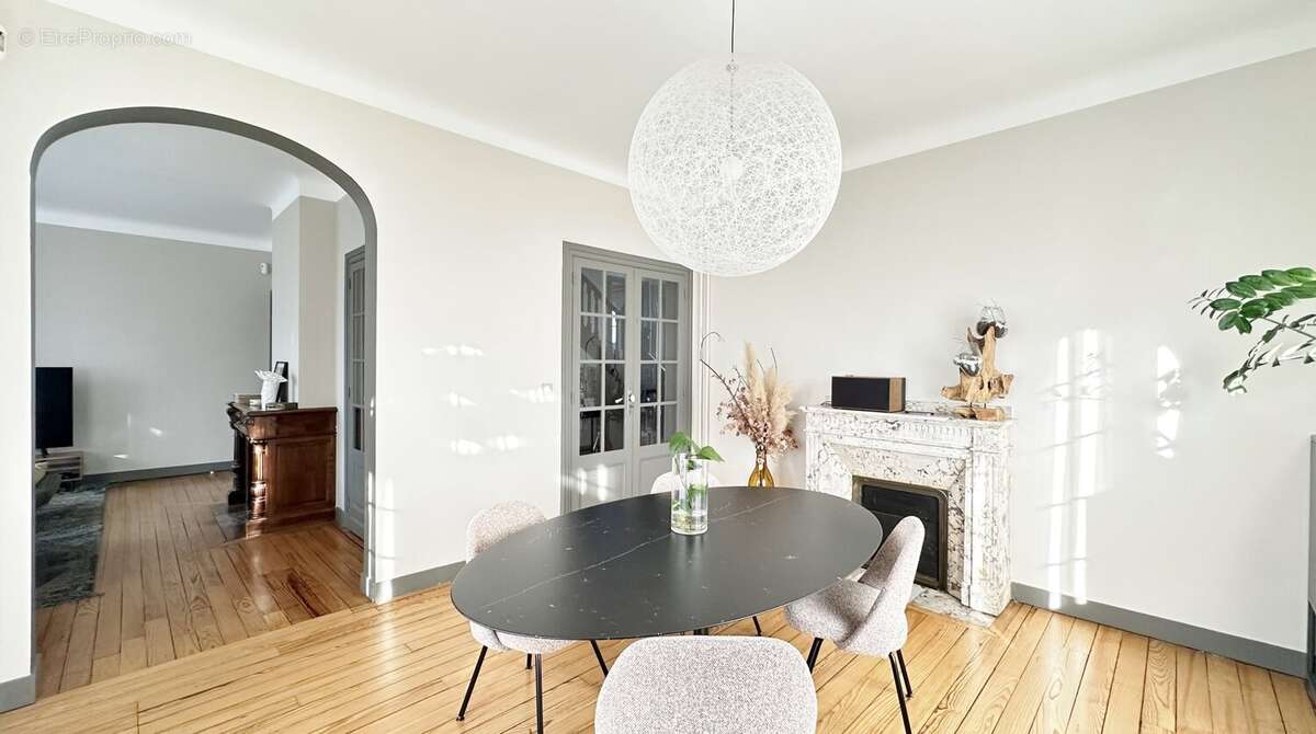 Maison de maitre de type t9 de 203 sur une parcelle de 1527 m2 - photo 10