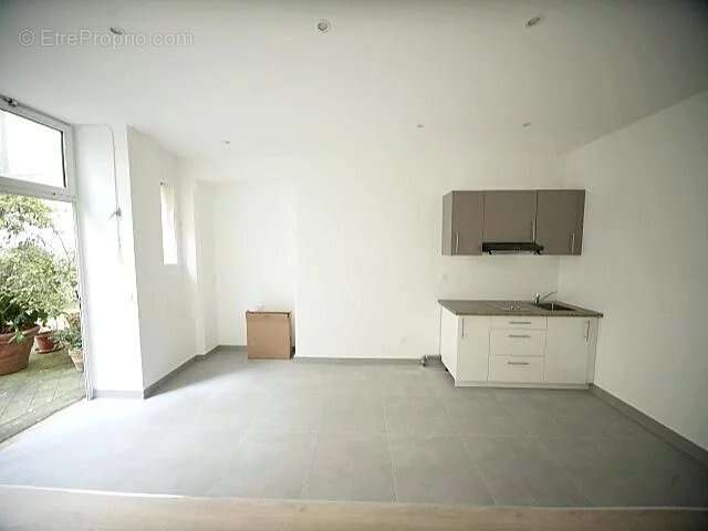 Appartement à PARIS-8E