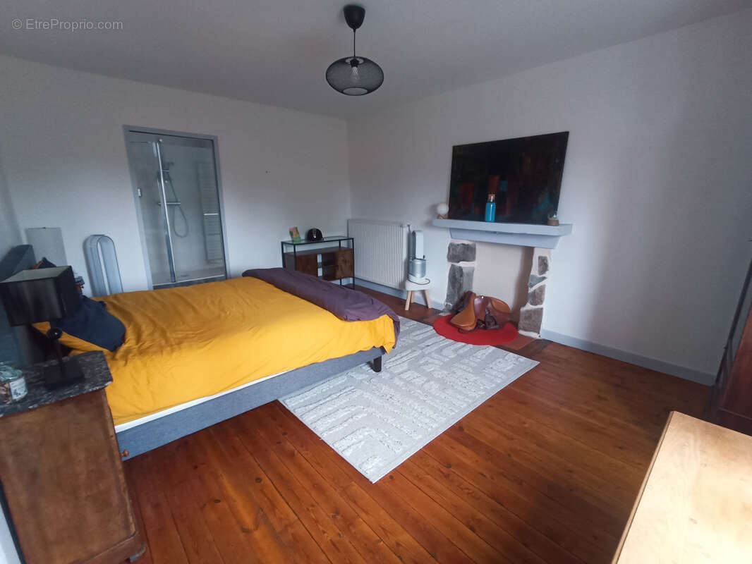 Maison à SAINT-GEORGES-DE-LIVOYE