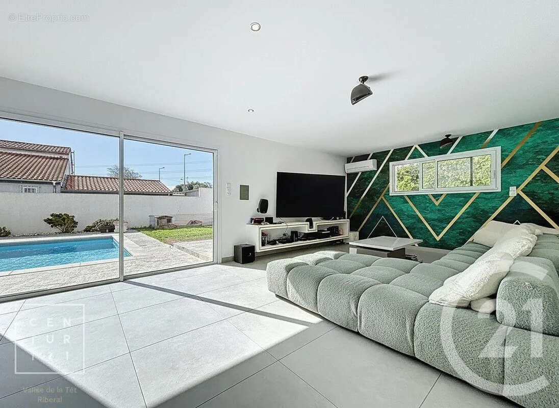Maison 160 m² à Le Soler  - photo 4