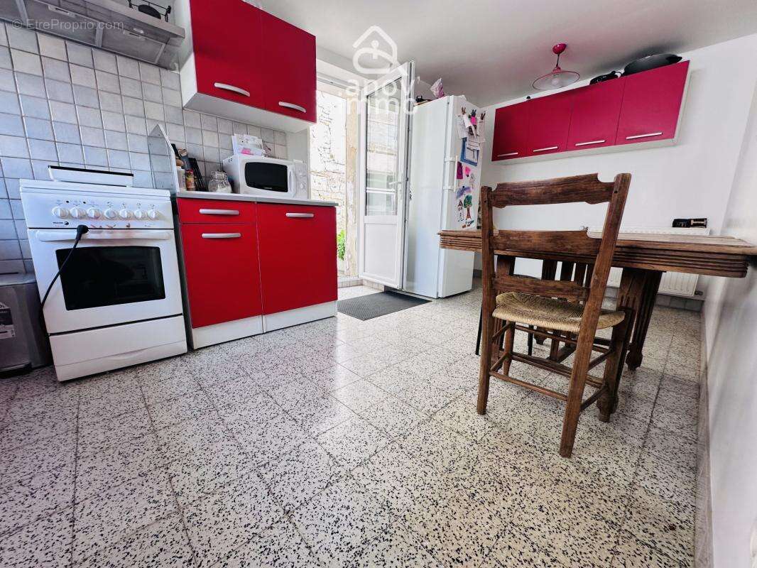 Maison de village 102 m2   2 chambres   Cour   Dépendance am - photo 9