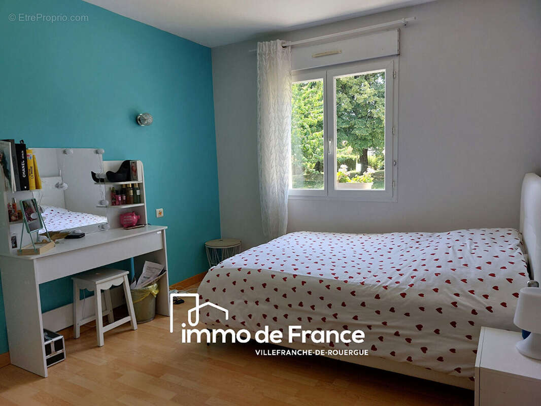 Maison T5/6 , 212m² habitables sous sol avec garage, terrain et piscine. - photo 11