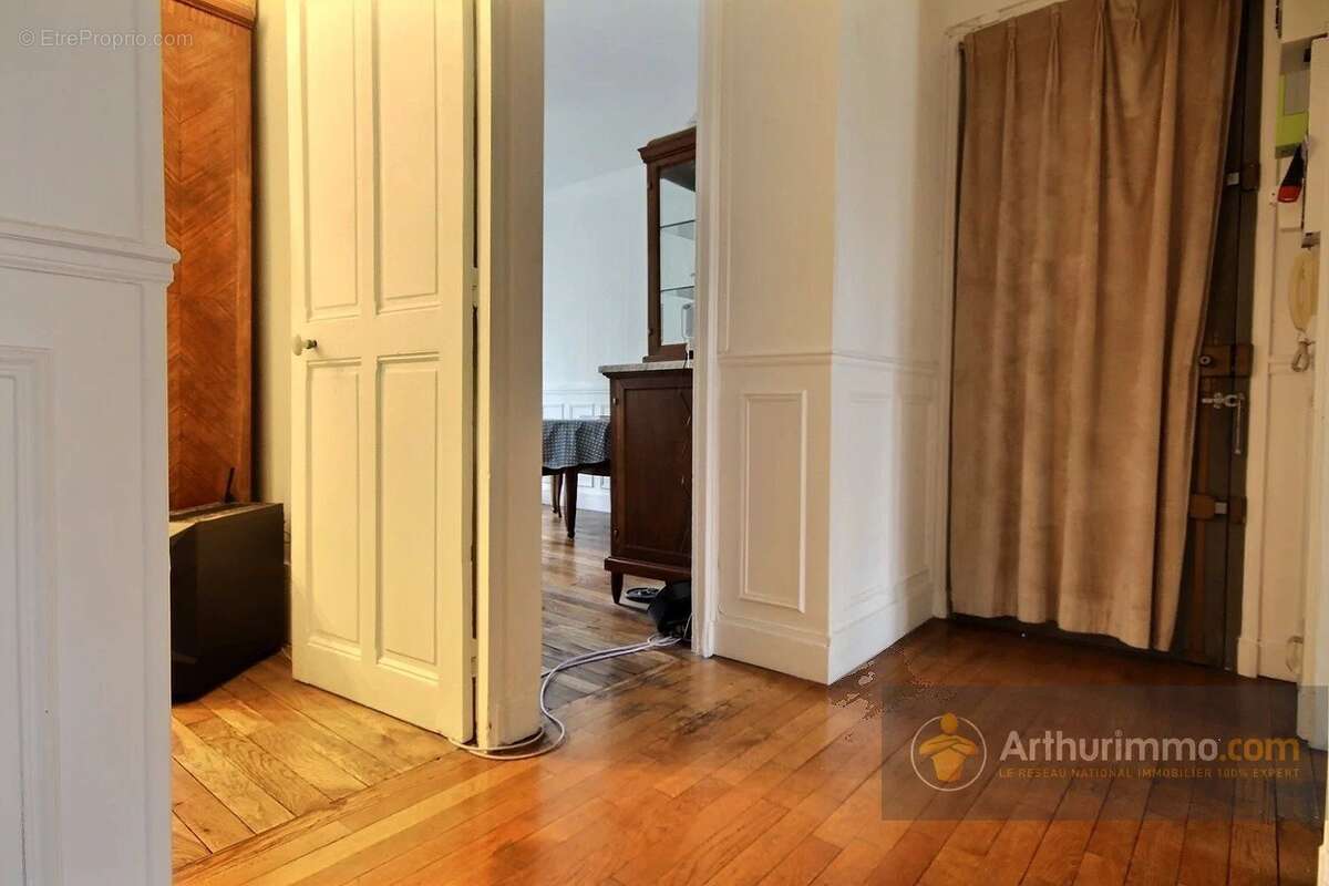 Appartement à CHARENTON-LE-PONT