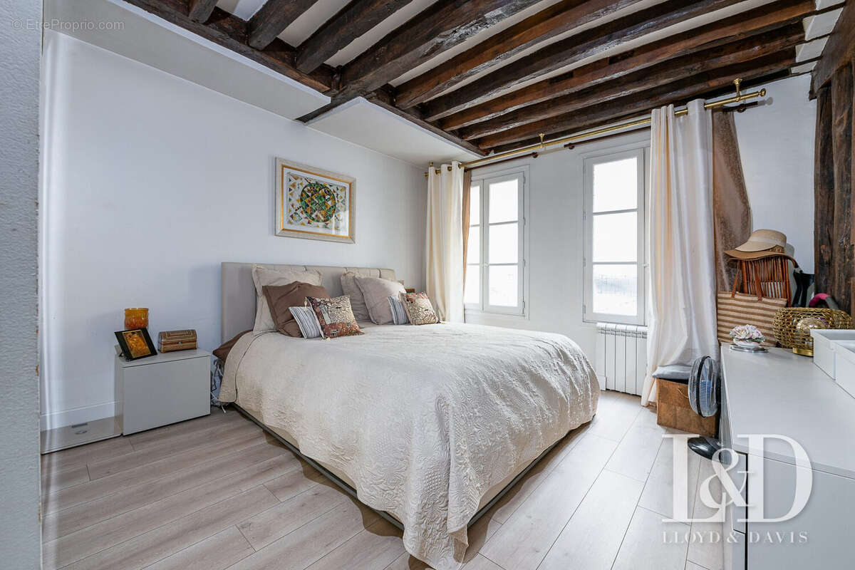 Appartement à PARIS-8E