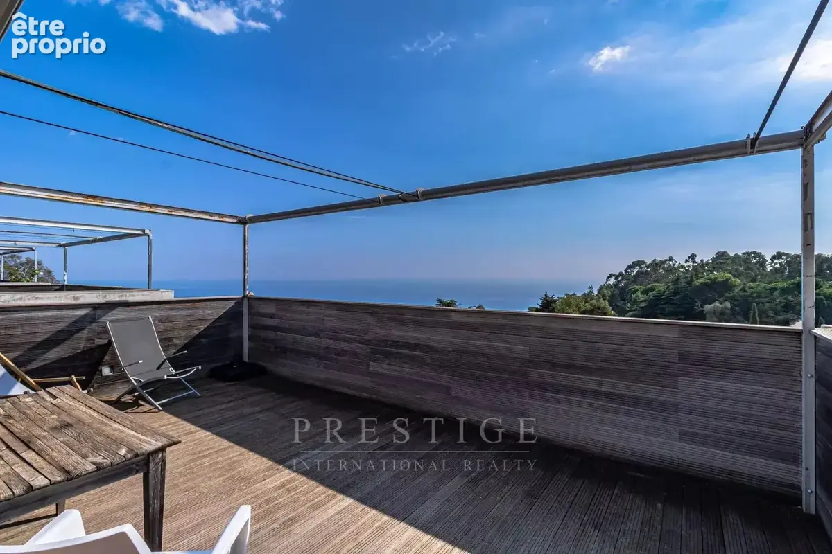 Eze, 2 pieces vue mer avec solarium sur le toit,  cave, parking possible - photo 2