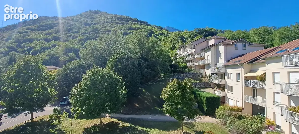 SEYSSINS Golf - Appartement T4 de 79 m2 avec possibilité de garage - photo 2