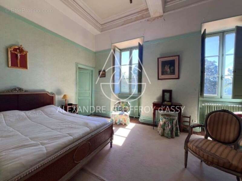 Exceptionnel château XV-XVI et XIXe avec son hameau et ses 108 hectares avec possibilité d’acheter 200ha attenants supplémentair - photo 14