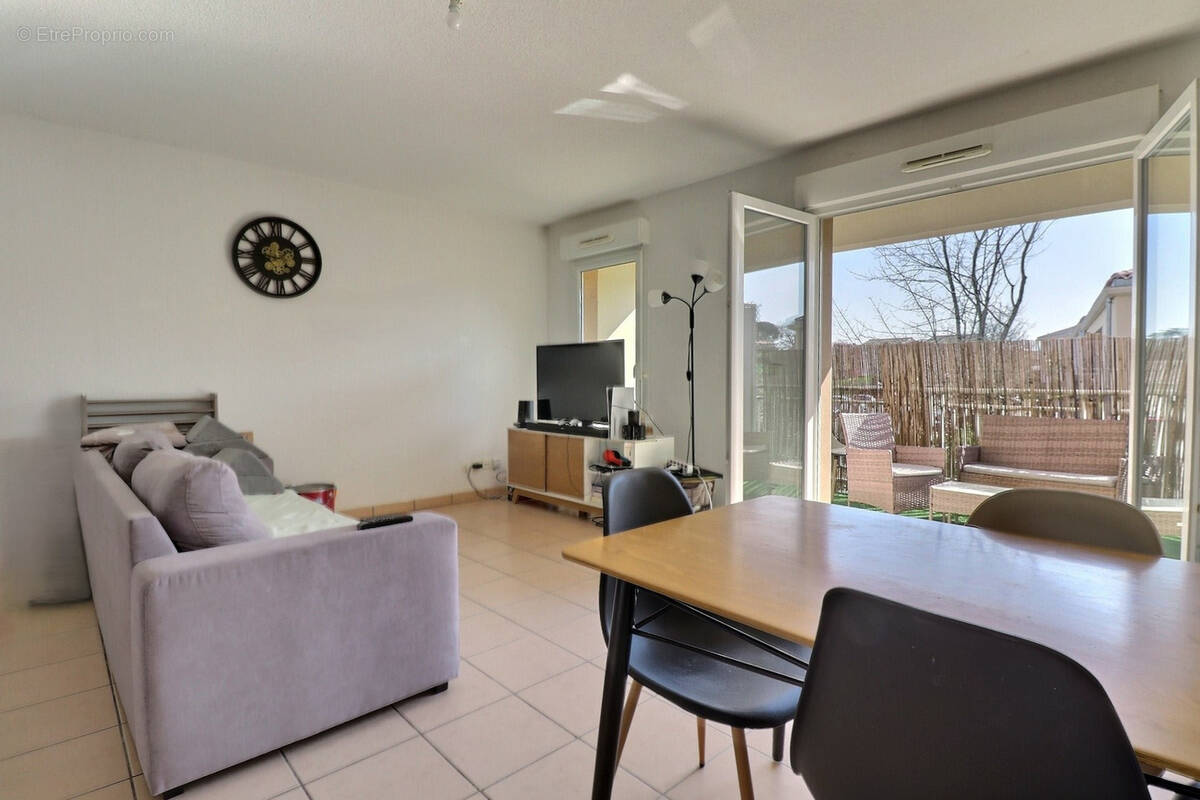 Appartement à SAINT-QUENTIN-DE-BARON