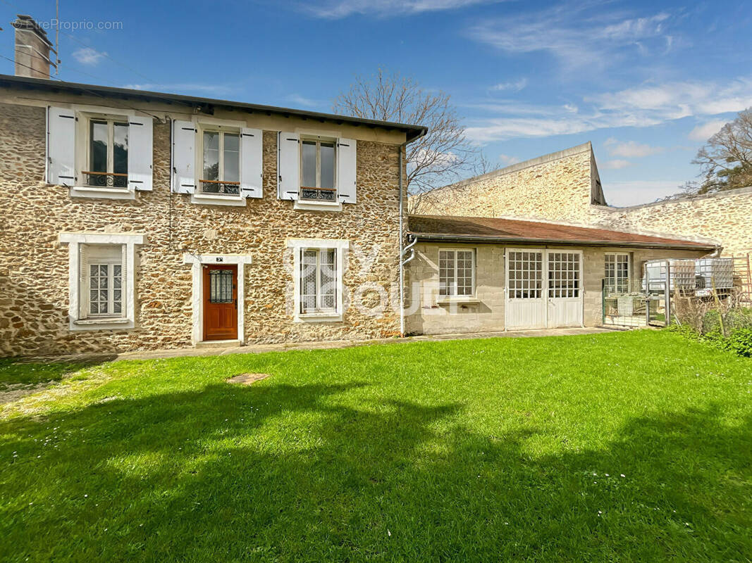 Maison à CHAUMES-EN-BRIE