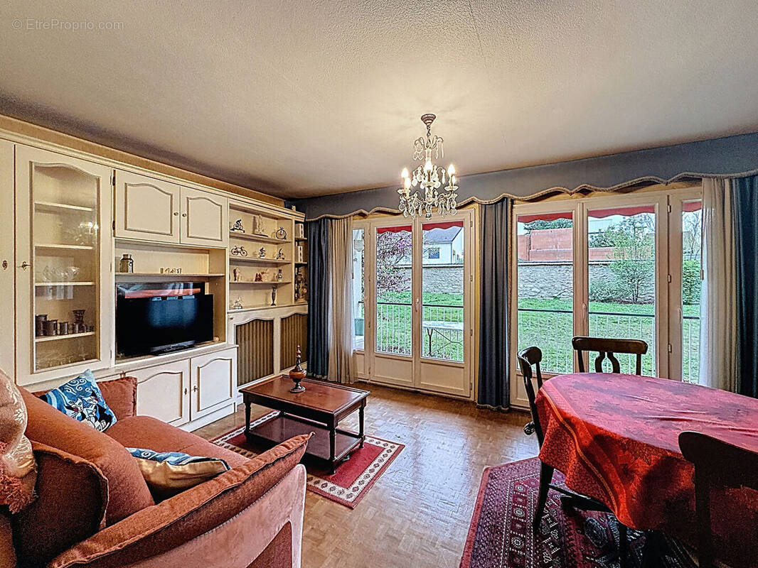 Appartement à SAINT-MAUR-DES-FOSSES