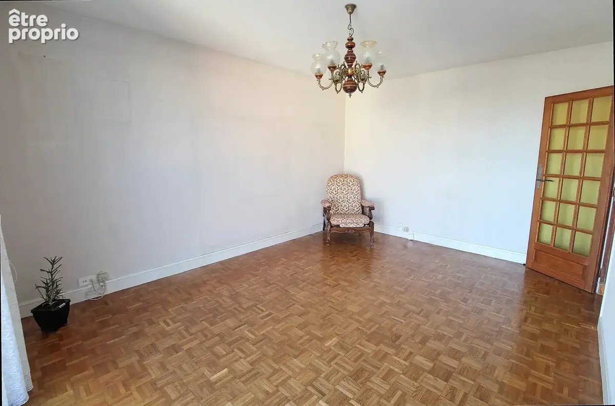 Appartement 4 pièces 74 m² à vendre à Saint-Etienne-Du-Rouvray (76800) - photo 7