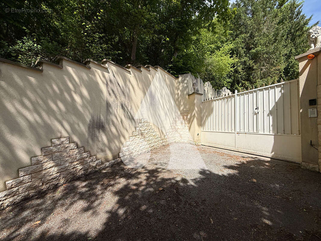 Maison à ARNIERES-SUR-ITON