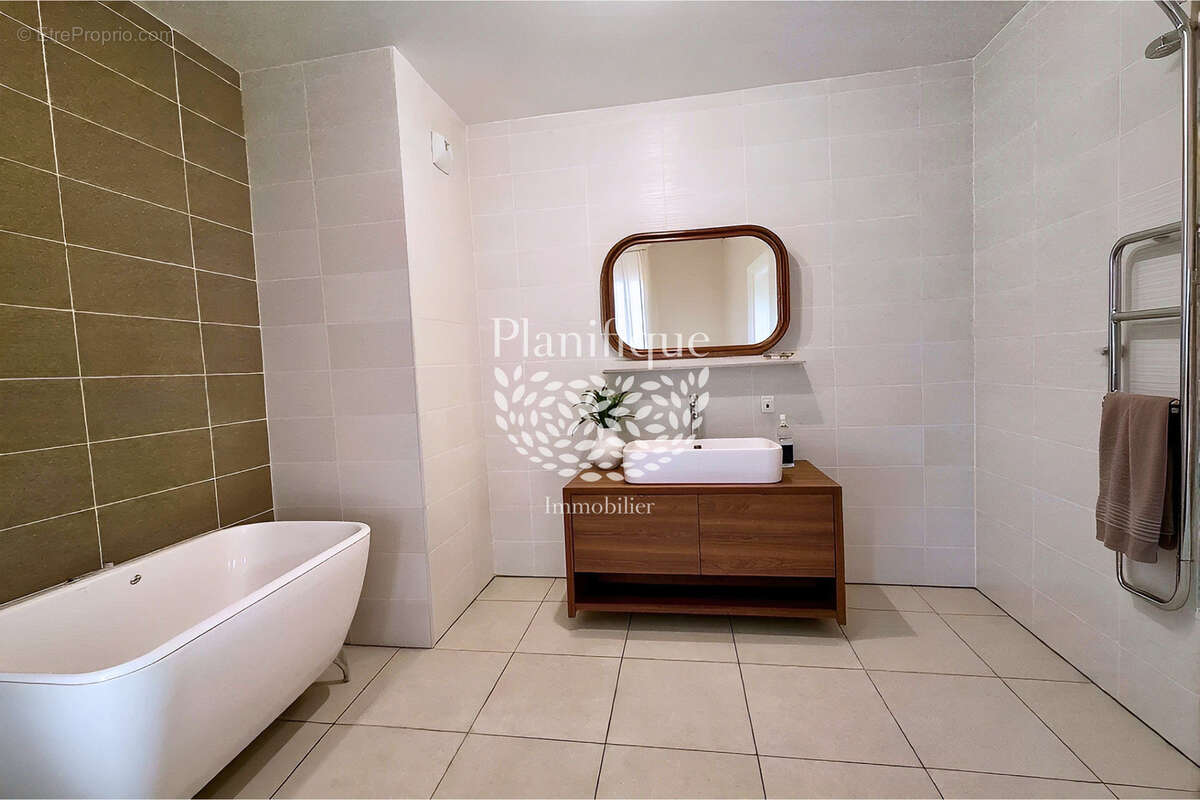 Appartement à SAINT-JULIEN-EN-GENEVOIS
