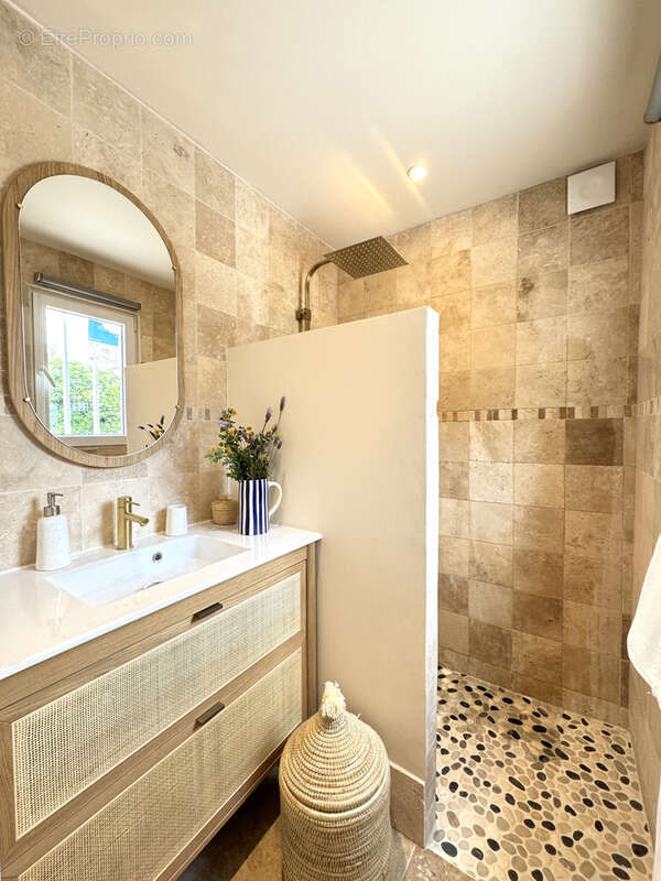 Appartement à SIX-FOURS-LES-PLAGES