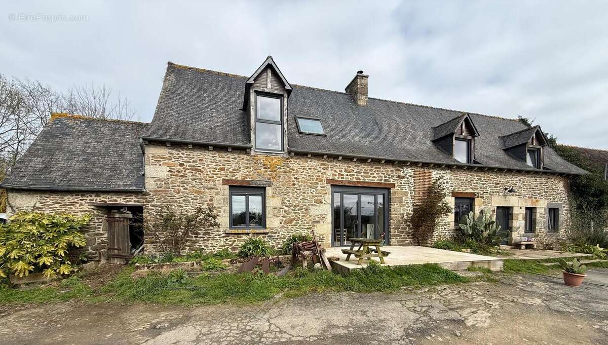 Photo 2 - Maison à LANVALLAY