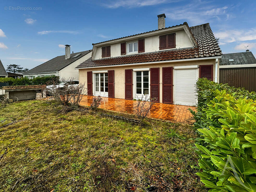 Maison à SAINT-MICHEL-SUR-ORGE