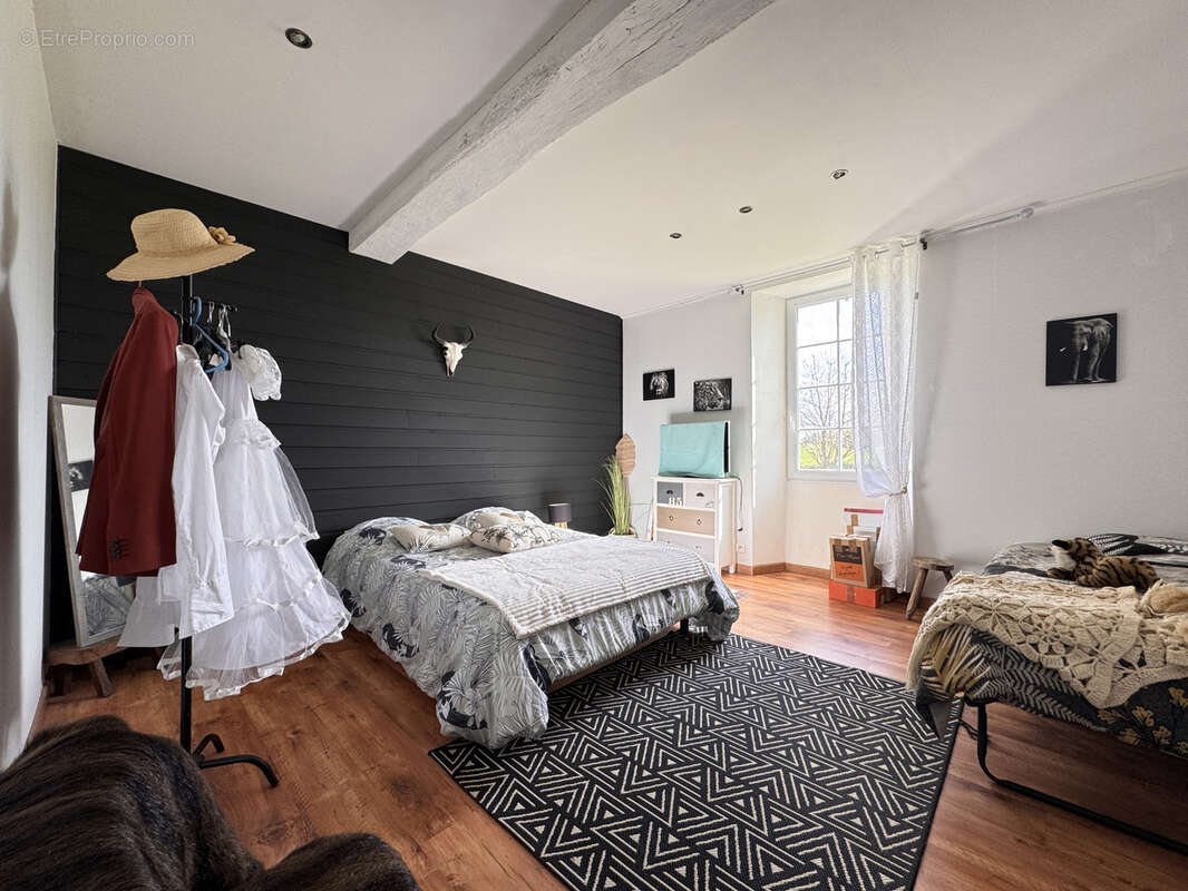 Maison à BAIGNES-SAINTE-RADEGONDE