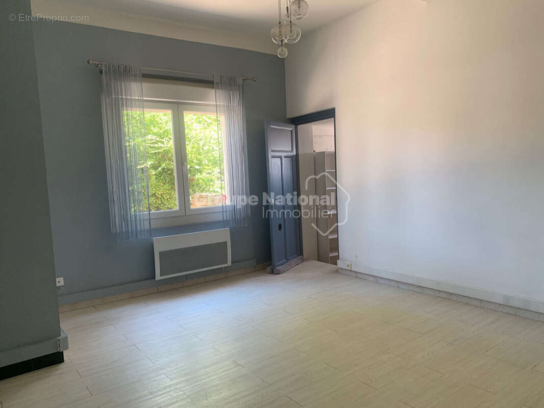 Appartement à COURTHEZON