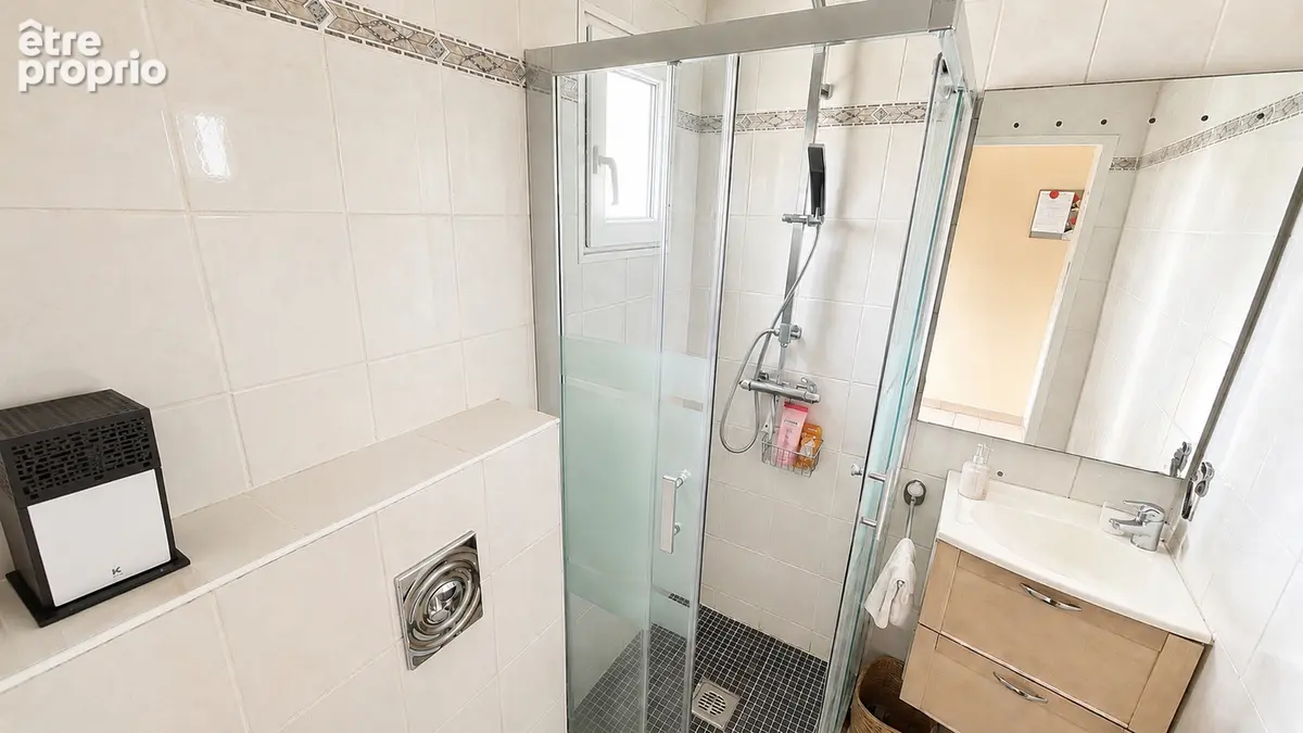Maison 7 pièces - terrain de 370 m2 - GUILERS - photo 5